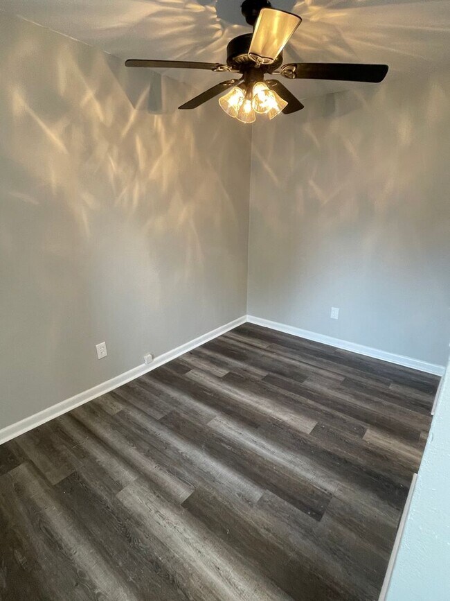 Foto del edificio - 2Bd/1.5Ba Townhouse located on the Germant...