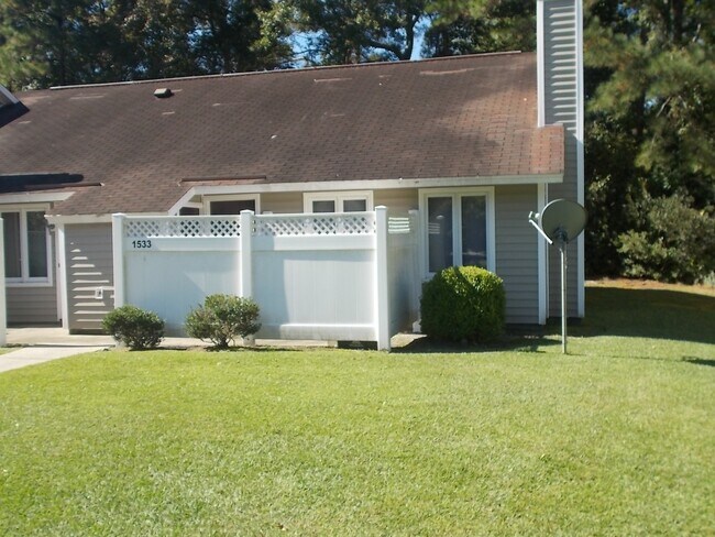 Foto del edificio - 1533 College Way