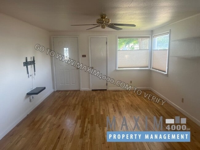 Photo - 323 N Mulberry St House