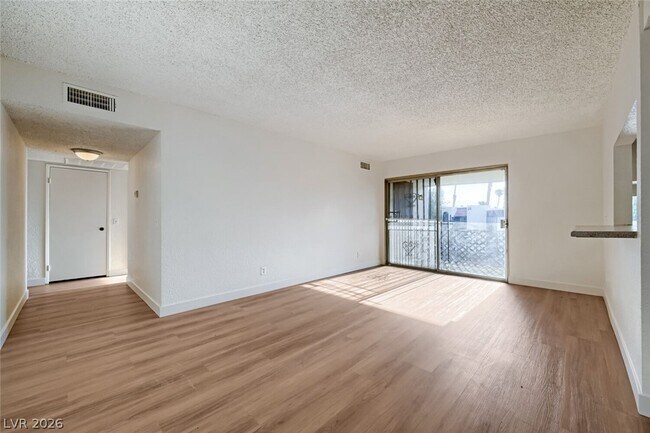 Building Photo - 1405 Vegas Valley Dr