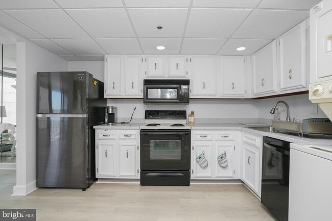 Building Photo - 11000 Coastal Hwy