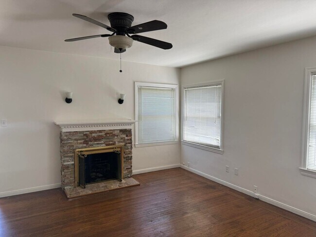Foto del edificio - Home for rent in Curtis Park