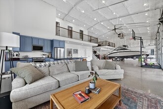 Building Photo - 9082 Wolf Run