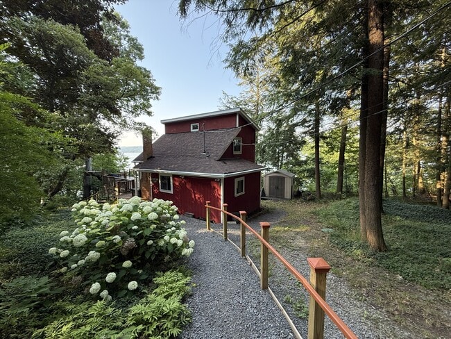 Building Photo - 1683 Taughannock Blvd