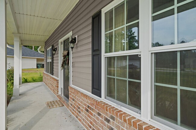 Foto del edificio - Enjoy Easy Living in This Thoughtfully Designed 3BR Home in Ludowici