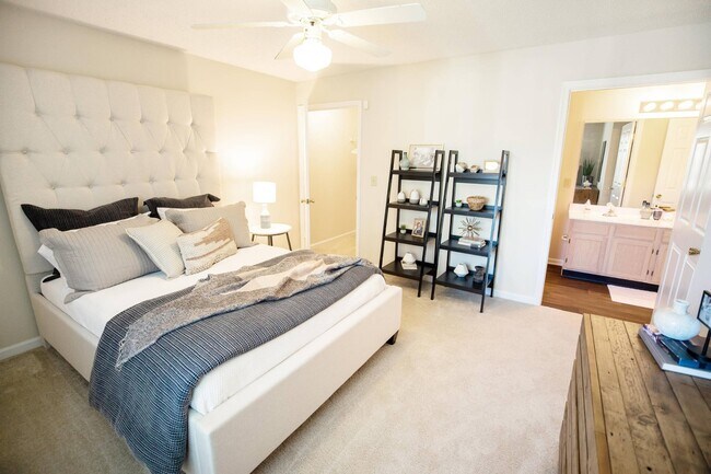 Foto del edificio - Abbotts Creek Apartments