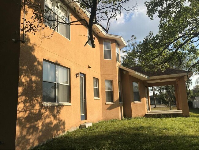 Building Photo - 4015 Woodacre Ln