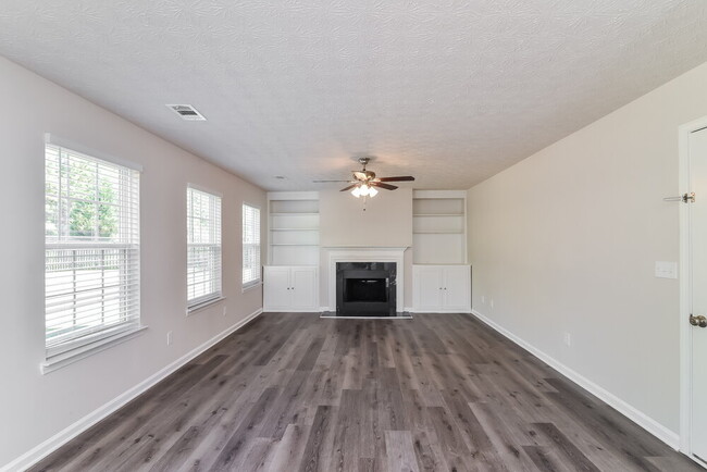 Building Photo - 626 Stonecrest Dr