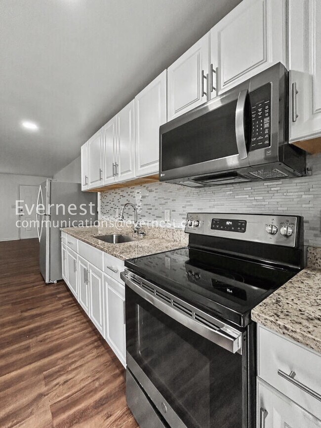 Building Photo - 4527 Glade Rd