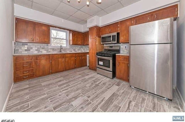 Foto del edificio - 61 Boiling Springs Ave