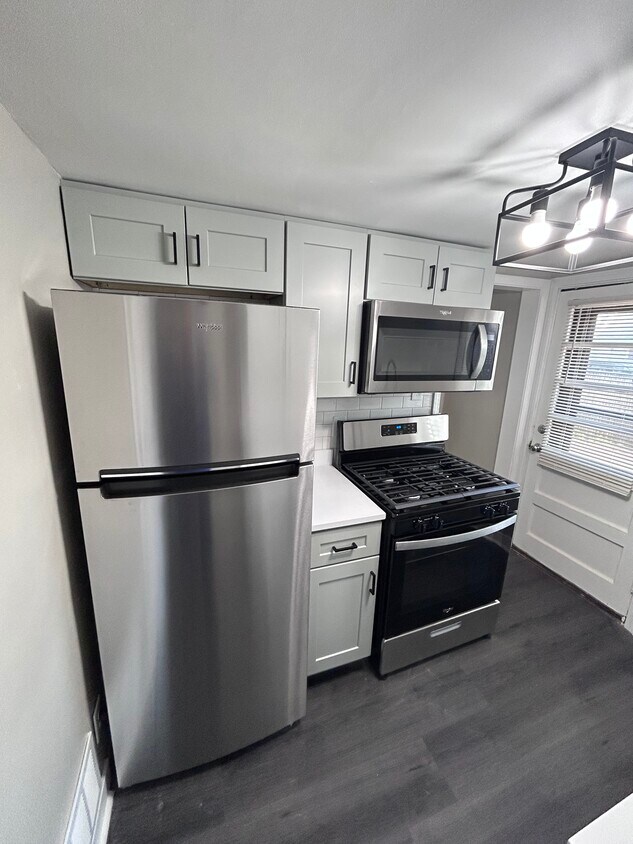Foto principal - 660 169th St