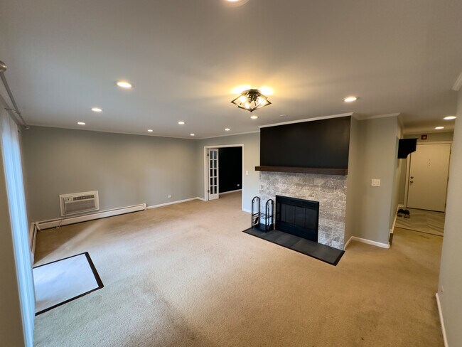 Building Photo - 2303 S Goebbert Rd