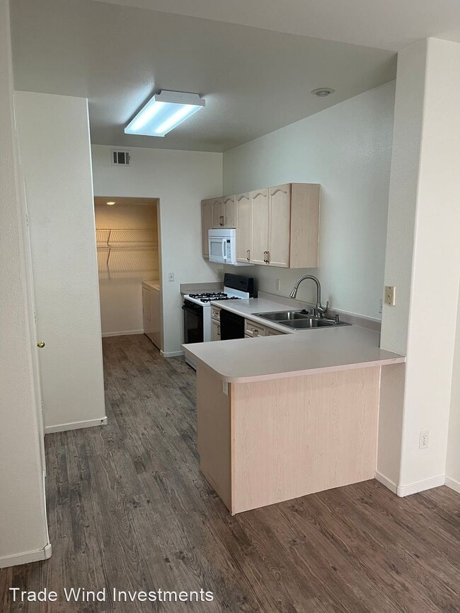 Building Photo - 3 br, 2.5 bath House - 9687 GUNSMITH DRIVE