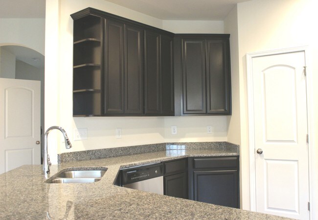 Building Photo - 6435 Prosperity Church Rd