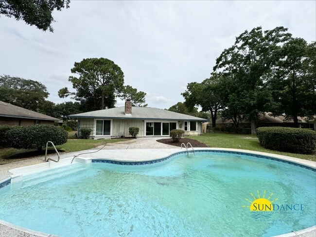 Building Photo - Stunning 3 Bedroom Home in Shalimar with In-ground Pool!
