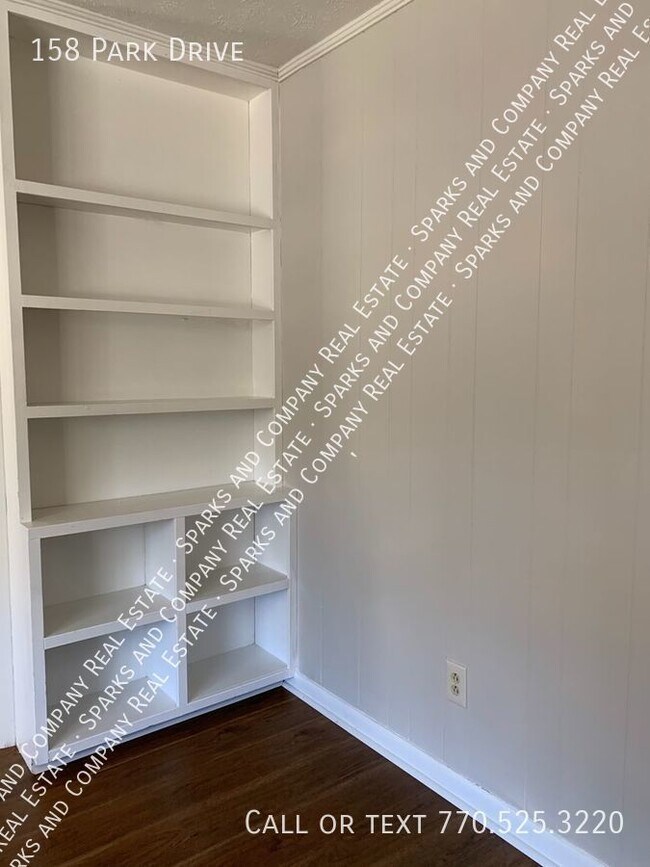 Building Photo - Carrollton Rental