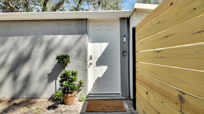 Building Photo - 2201 E Idlewild Ave