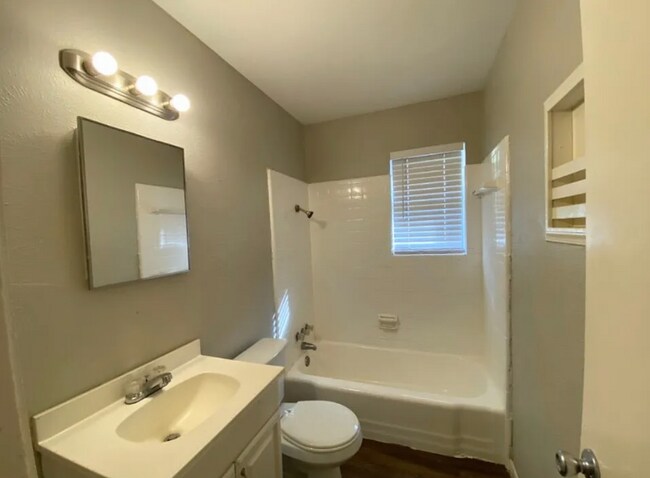 Foto del edificio - 2515 Normont Cir