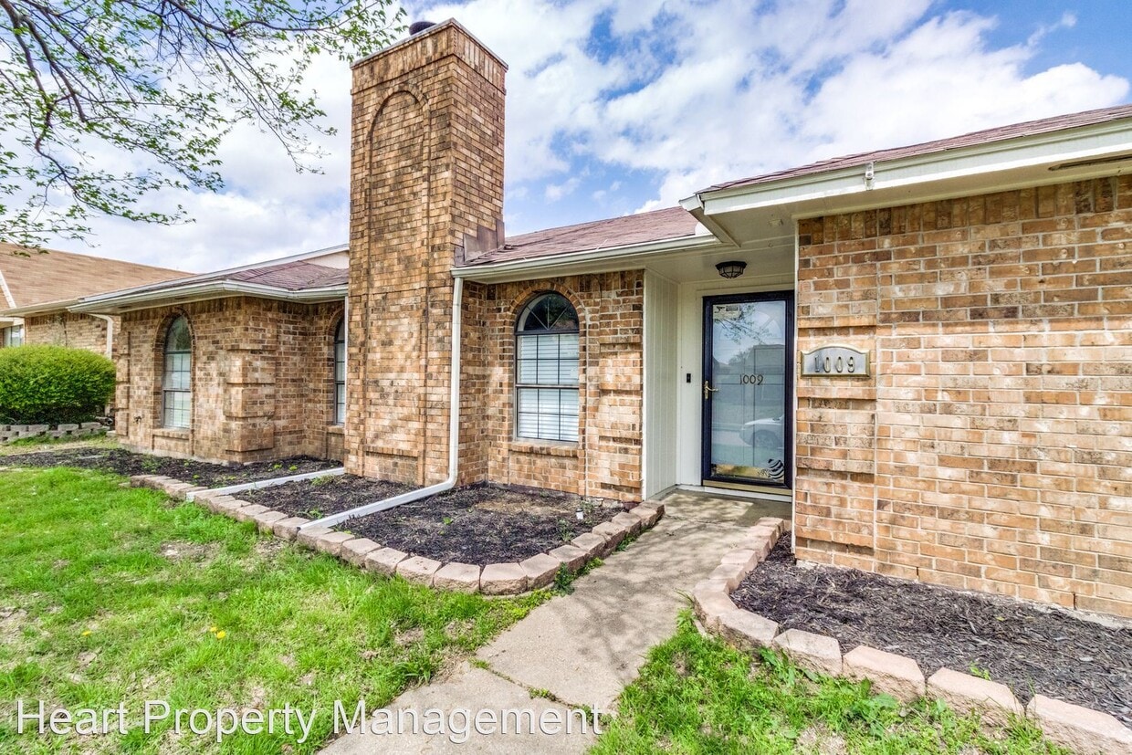 1009 Field Trail Dr, Mesquite, TX 75150 House Rental in Mesquite, TX
