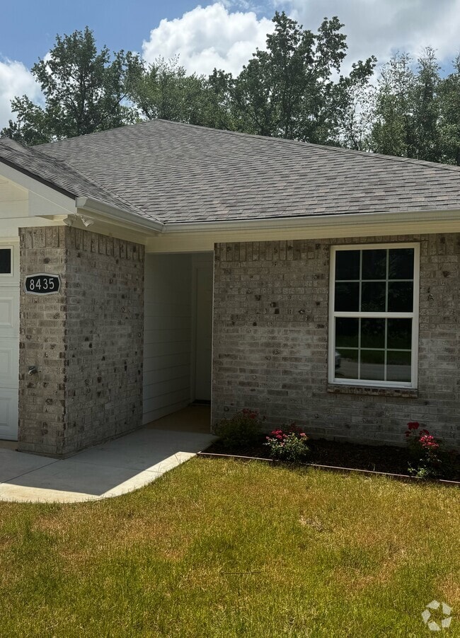 Building Photo - 8435 Garrett Dr