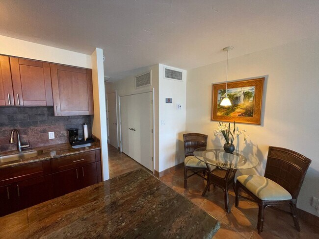 Foto del edificio - Lahaina Shores Furnished Studio Available Now!
