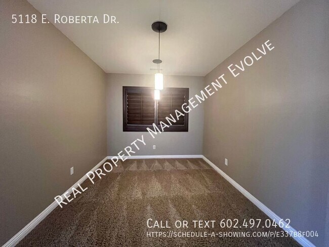 Building Photo - 5118 E Roberta Dr