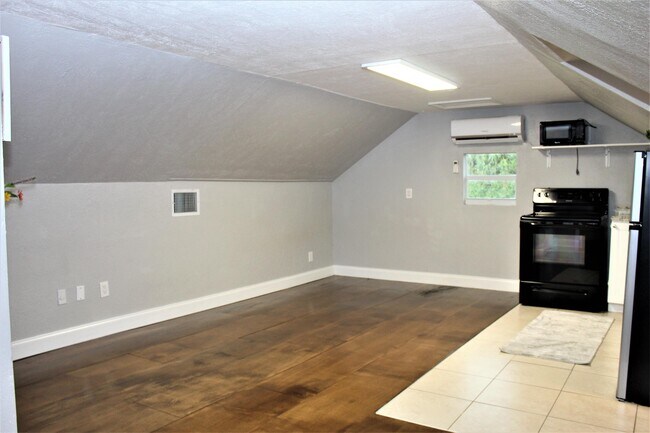 Building Photo - 4006 Sunrise Blvd