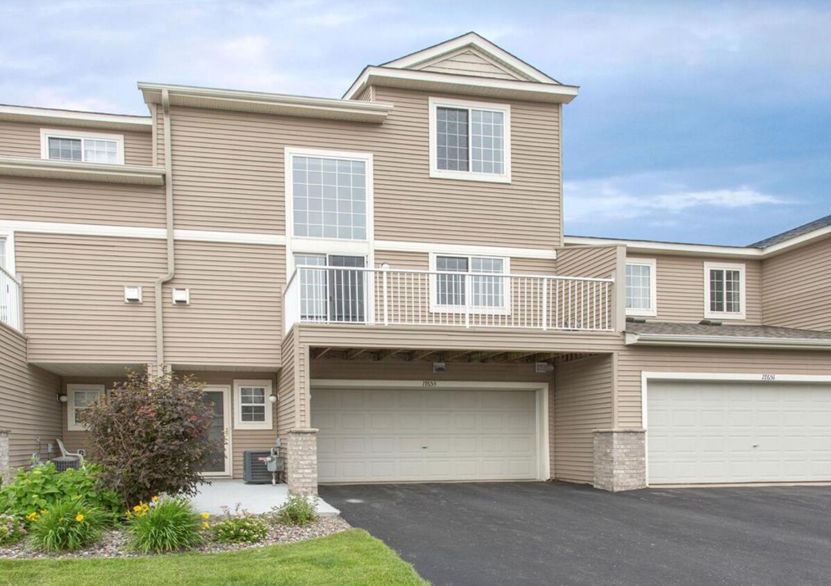 Foto principal - 17653 65th Pl N