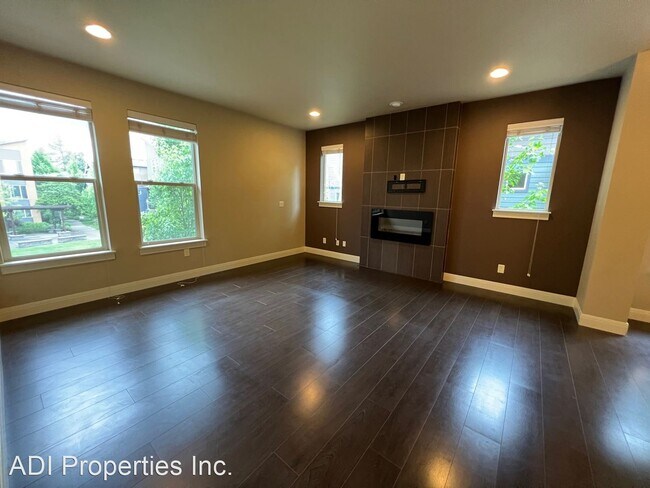 Building Photo - 4 br, 2.5 bath House - 14265 SW Burlwood Lane