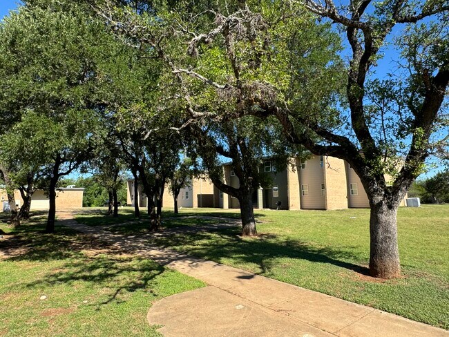 Foto del edificio - Belle Oaks Apartments