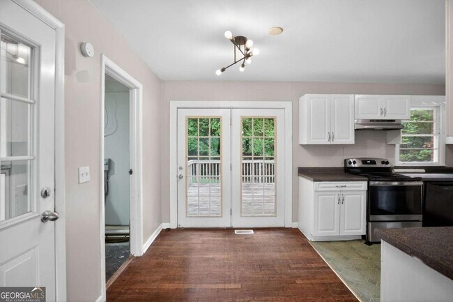 Building Photo - 7259 Mayfair Cir