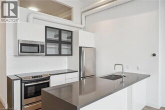Building Photo - 220 Dundurn St S