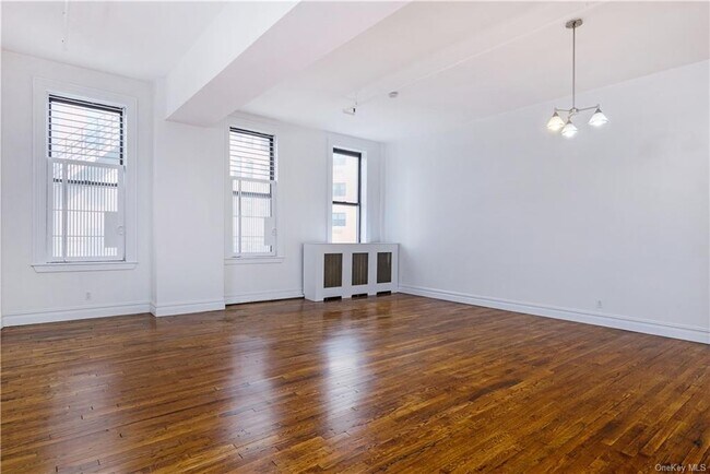 Foto del edificio - 25 N Broadway