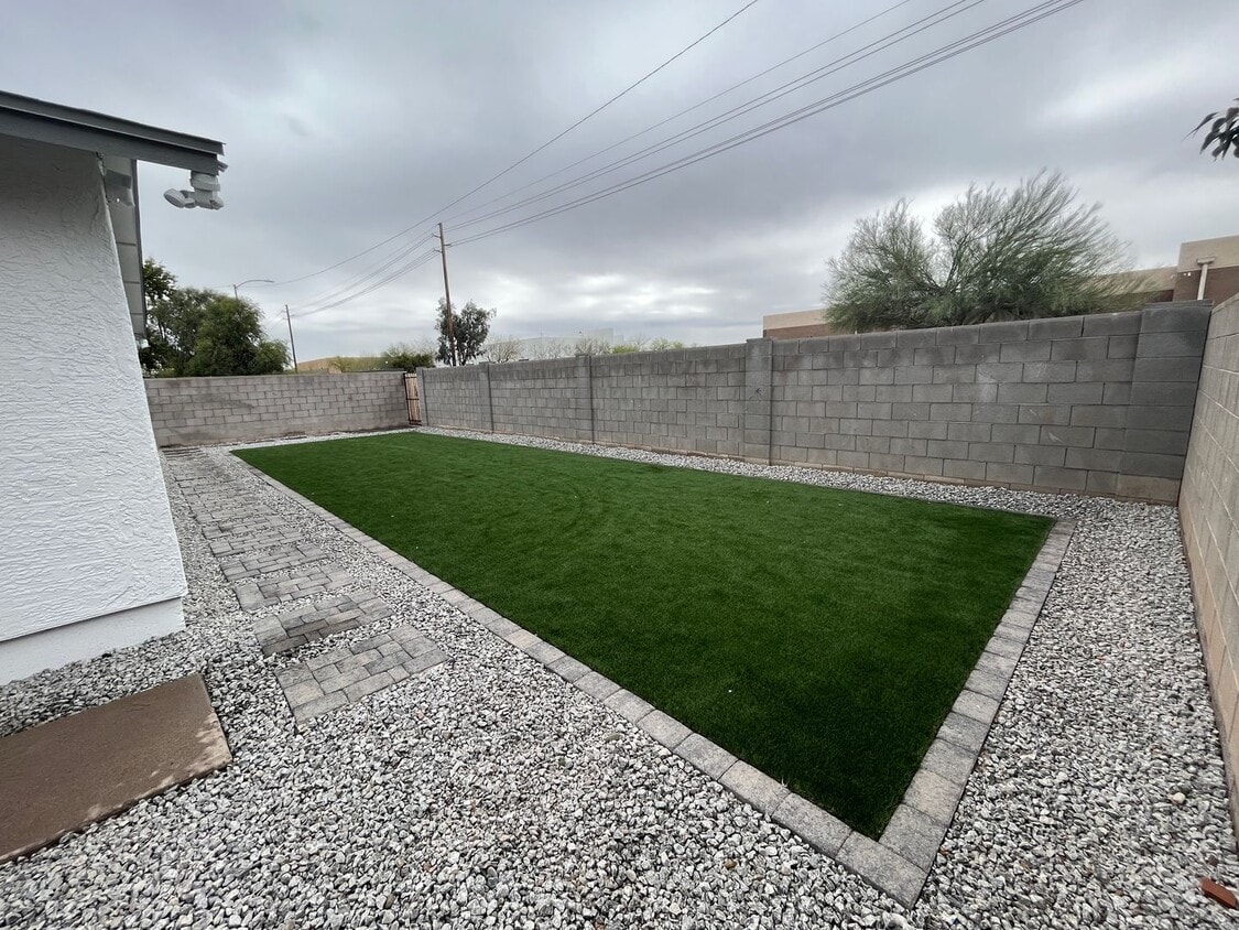 Photo - 2912 E Roeser Rd.