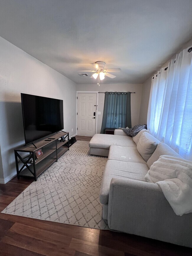 Photo - 515 E Main St House