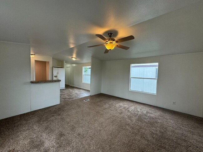 Foto del edificio - 2432 W Austin St