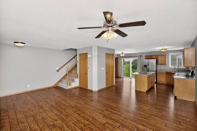 Building Photo - SPACIOUS LIVING!! 4 Bedroom, 3 Bathroom Home in Waukee!
