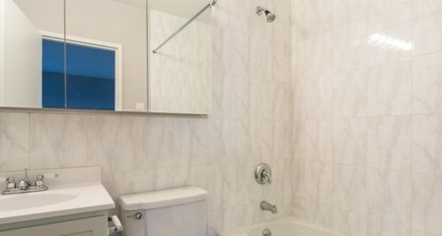 Foto del edificio - 445 W 37th St