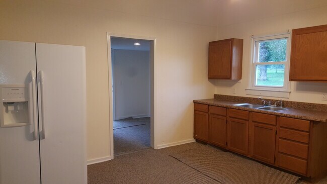 Kitchen - 614 S Whitmer St