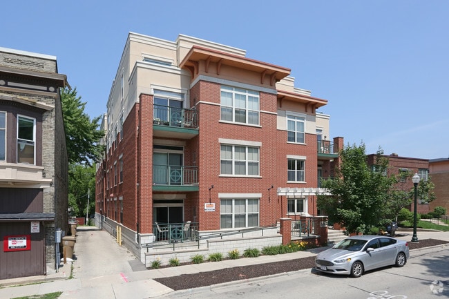 Building Photo - Bel Mora