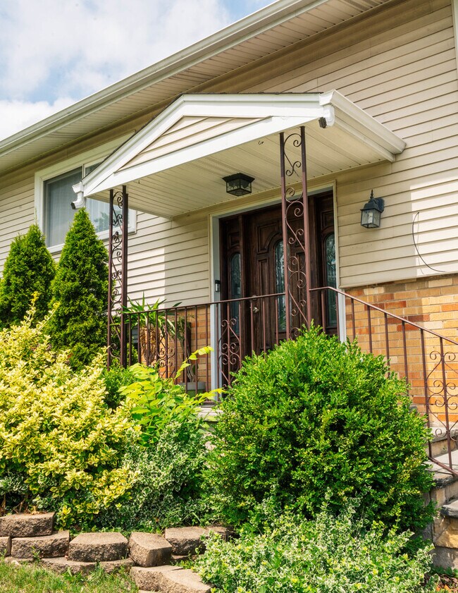 Foto del edificio - 490 Amherst Ln