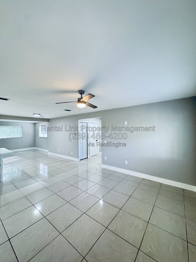 Foto del edificio - 4432 E Riverside Dr