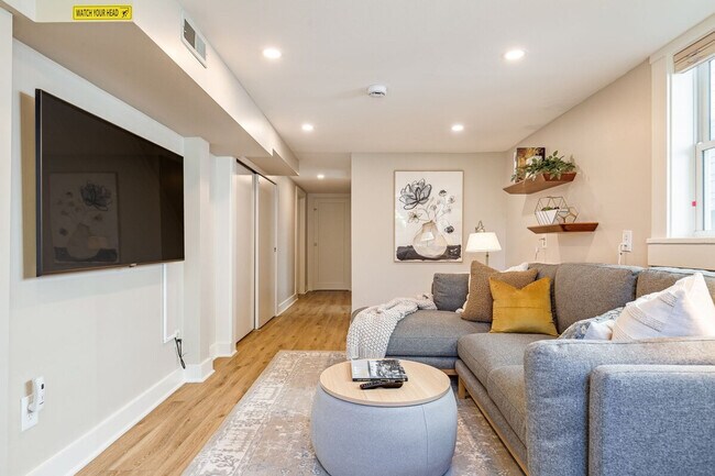 Building Photo - 1706 Warren Ave N