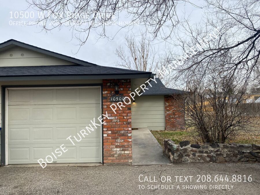 Primary Photo - 10500 W Fox Ridge Dr