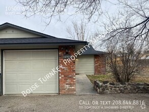Building Photo - 10500 W Fox Ridge Dr
