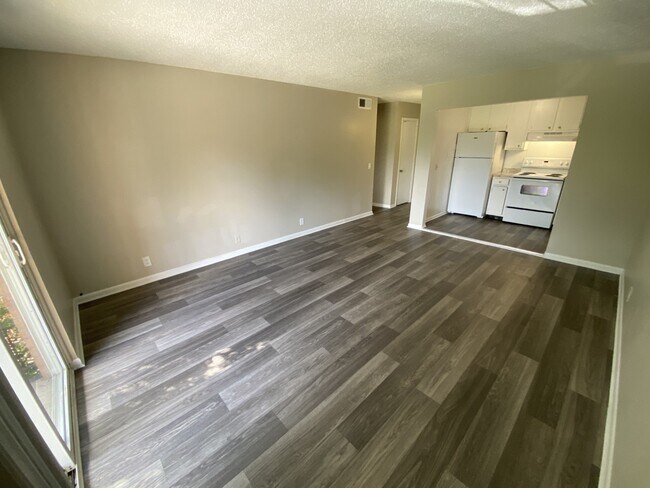 Photo - 1005 Hickory Hill Ln Apartment