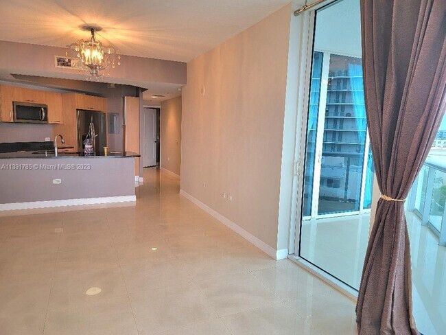 Foto del edificio - 480 NE 30th St