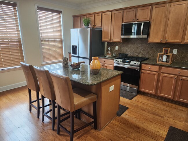 Building Photo - 6185 Indian Wood Cir SE