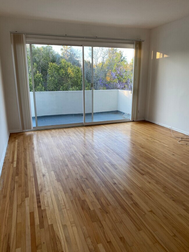Building Photo - 16174 W Sunset Blvd