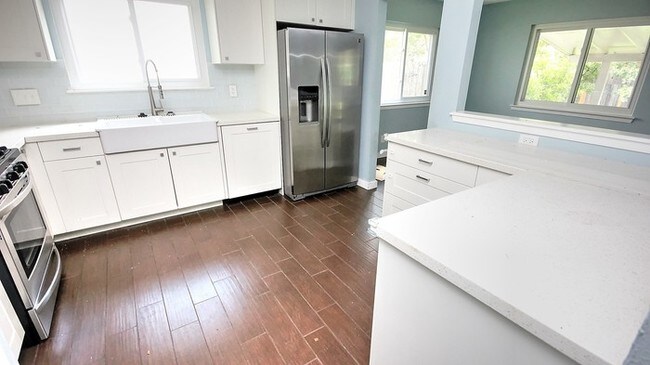 Building Photo - Beautiful remodel in Milwood